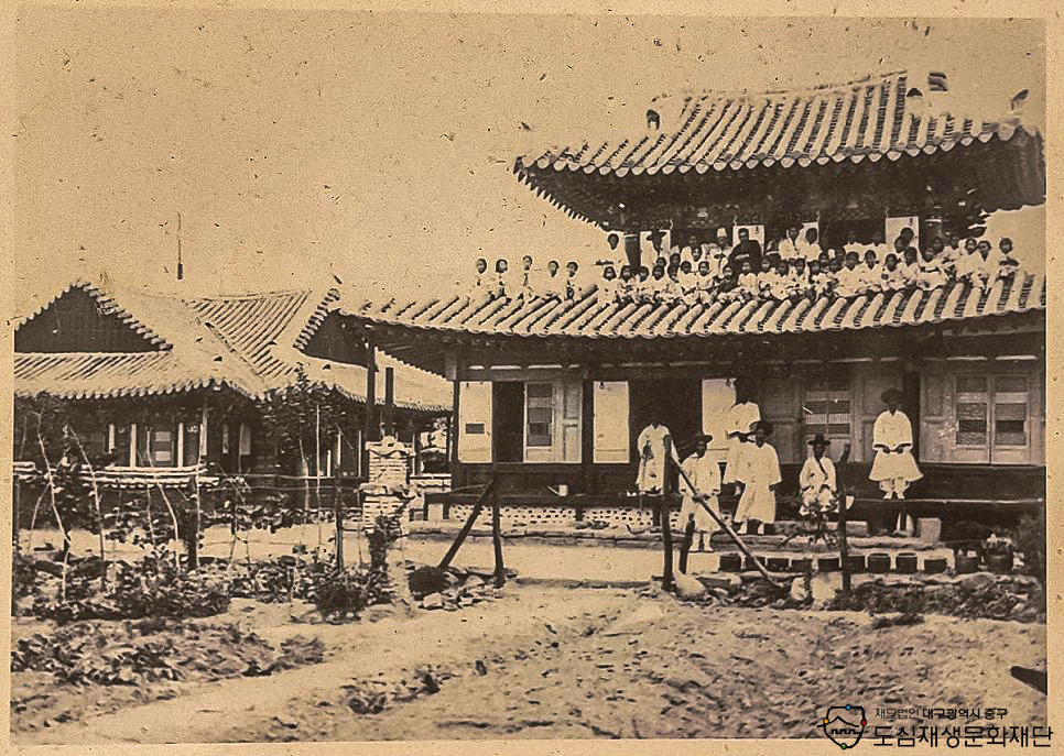 1898년 계산성당과 해성재.jpg