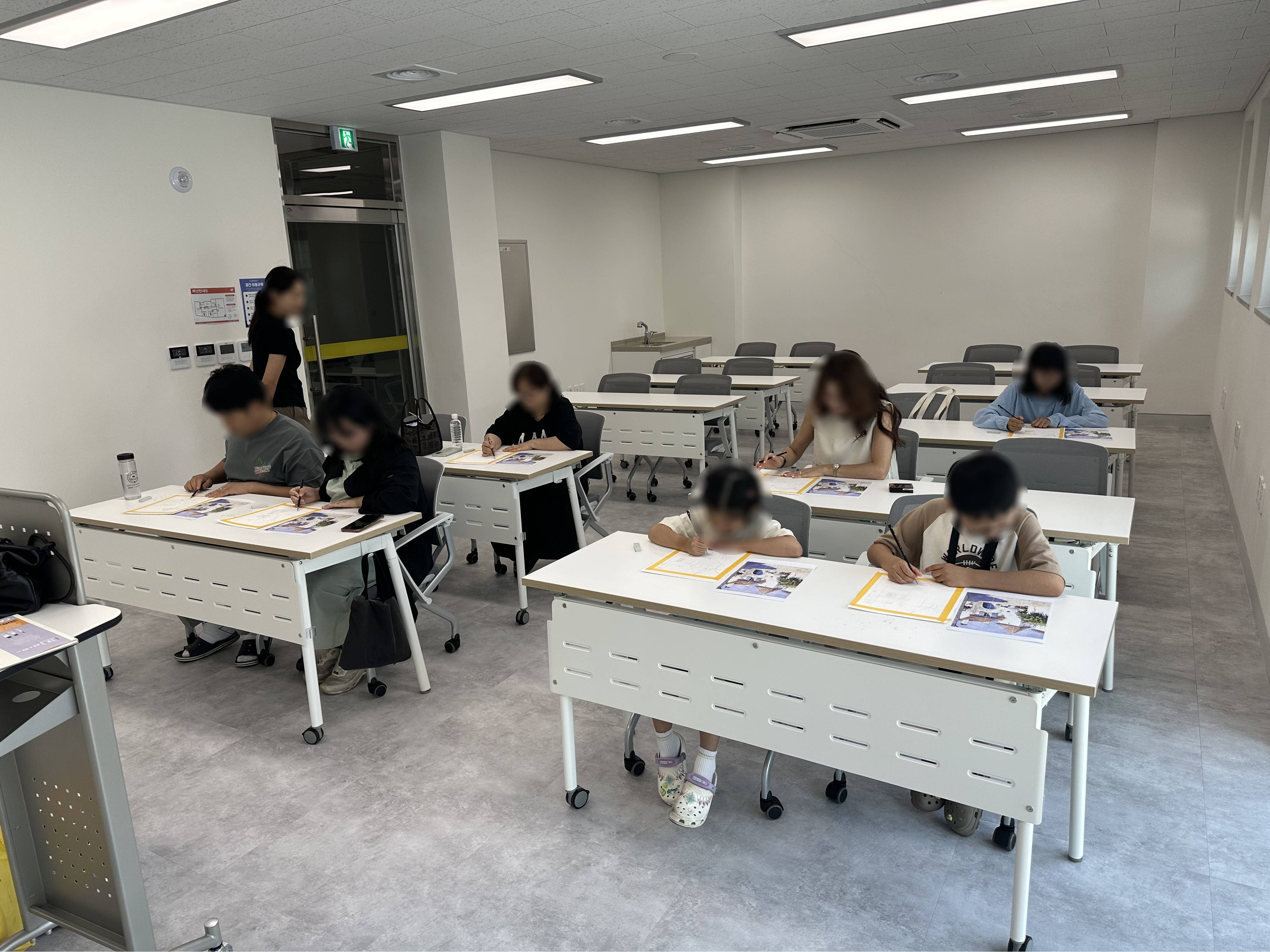 25.07.30 펜드로잉 (4).jpg
