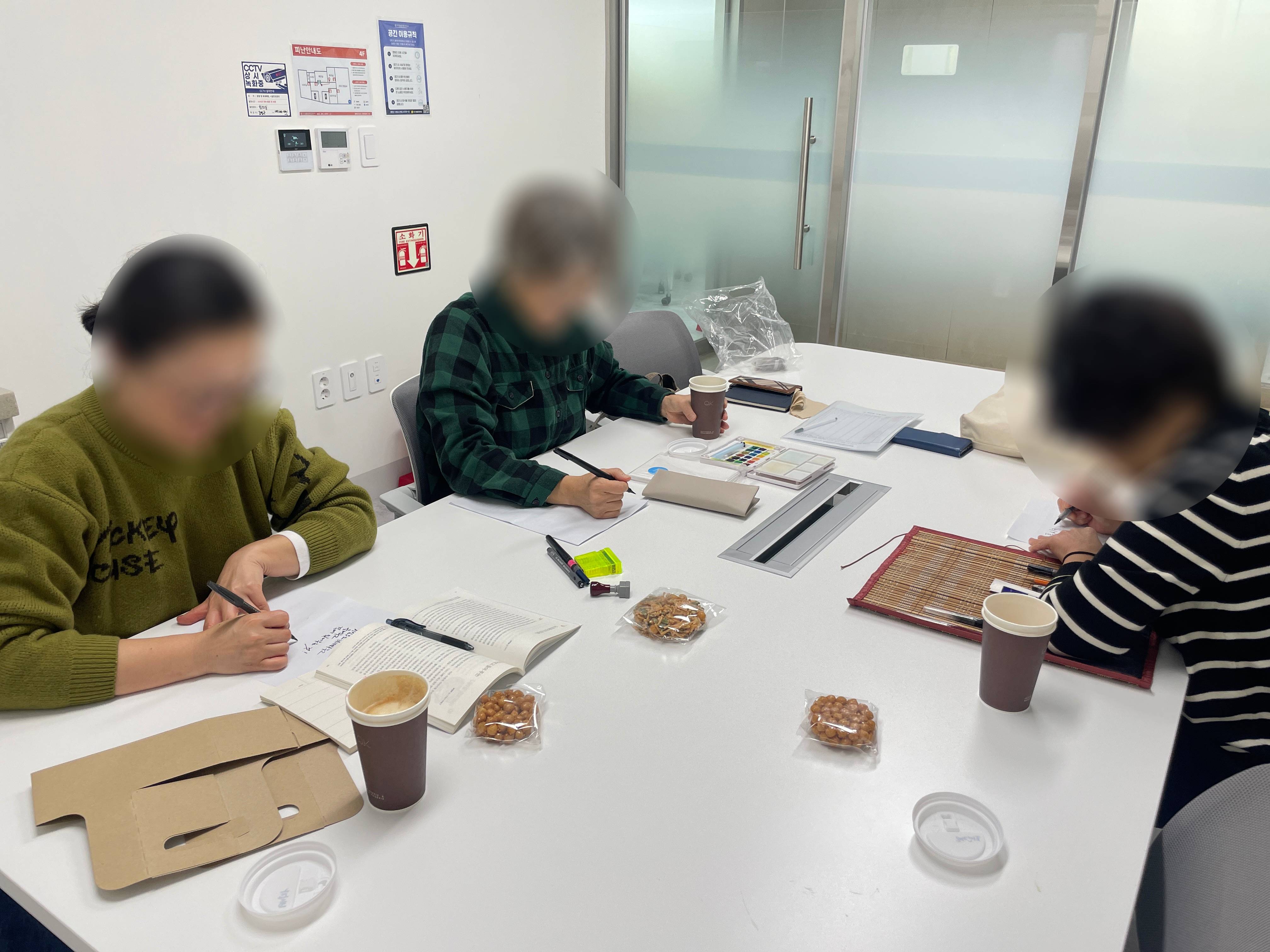25.10.27 활동사진 화요서담 (3) (1).jpg